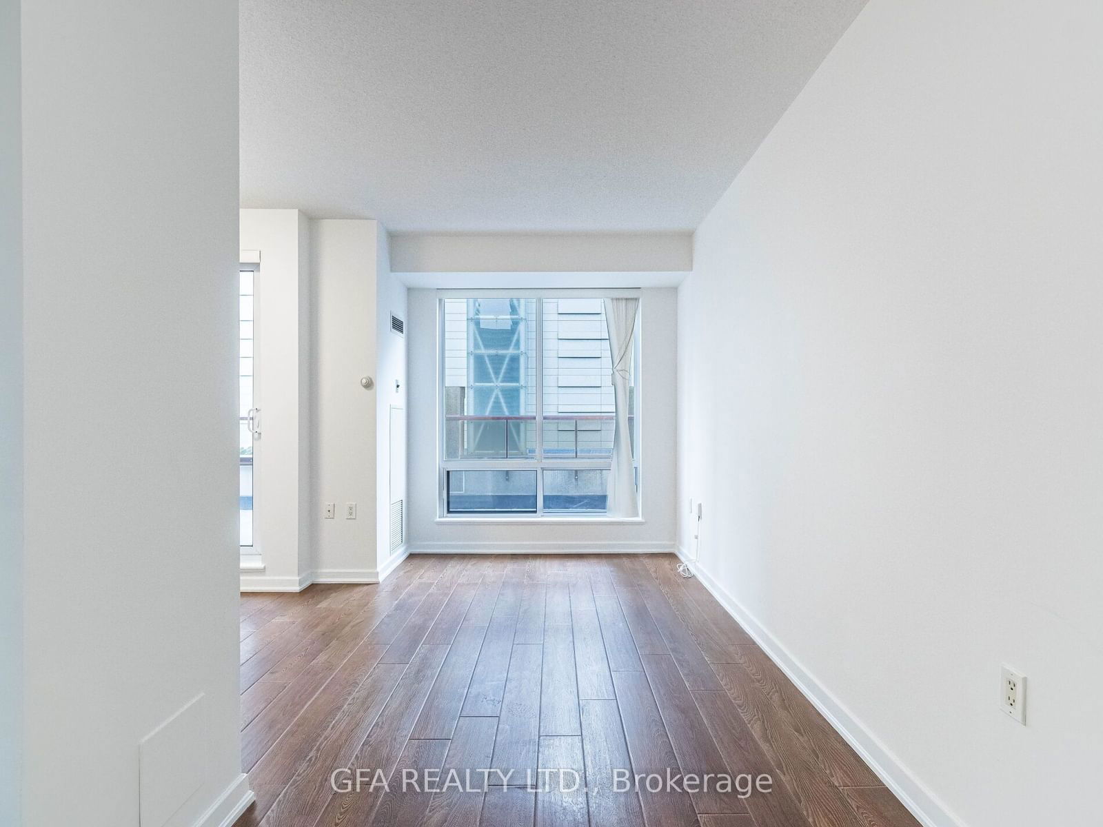 85 Bloor St E, unit 302 for sale