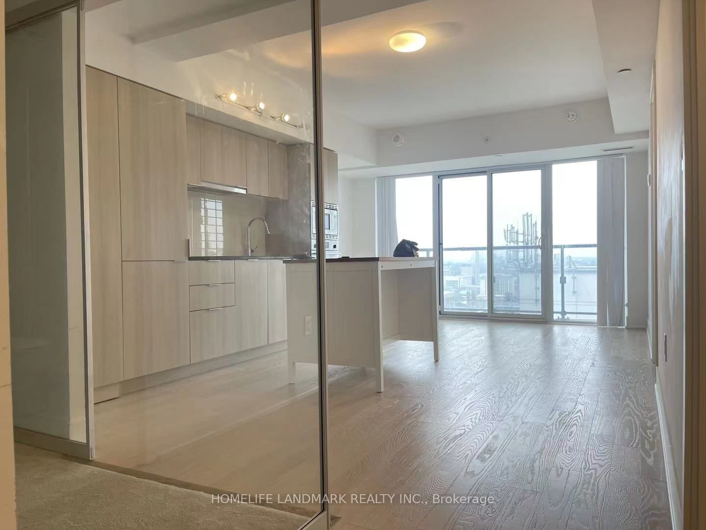 955 Bay St, unit 2509 for rent - image #1