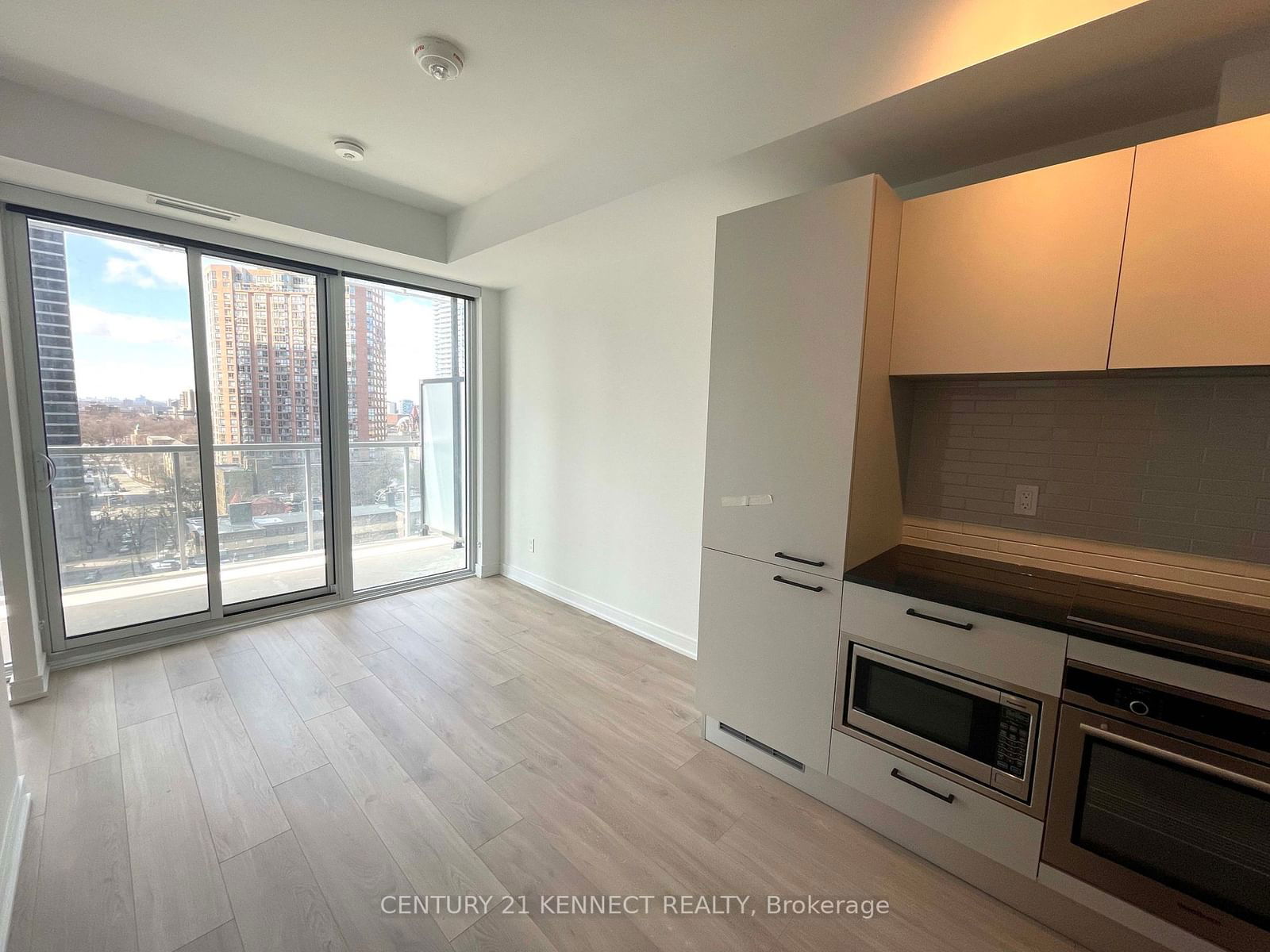 3 Gloucester St, unit 1211 for rent - image #3