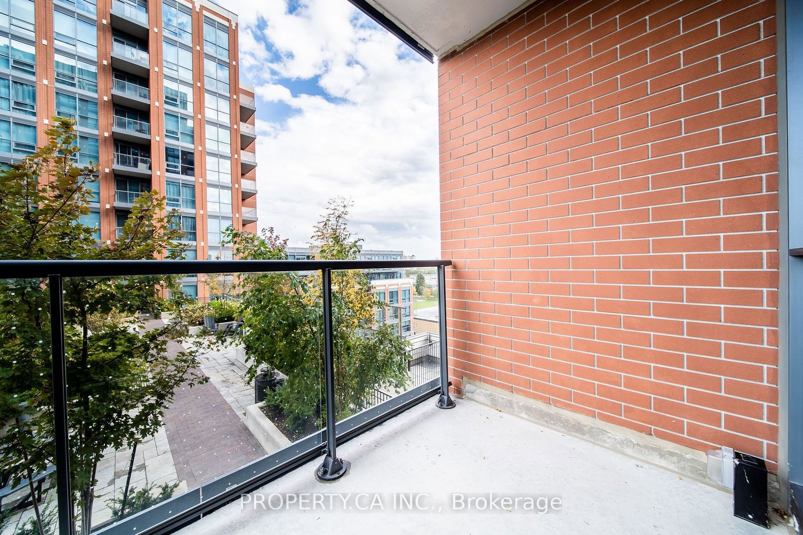 31 Tippett Rd, unit 837 for rent - image #29