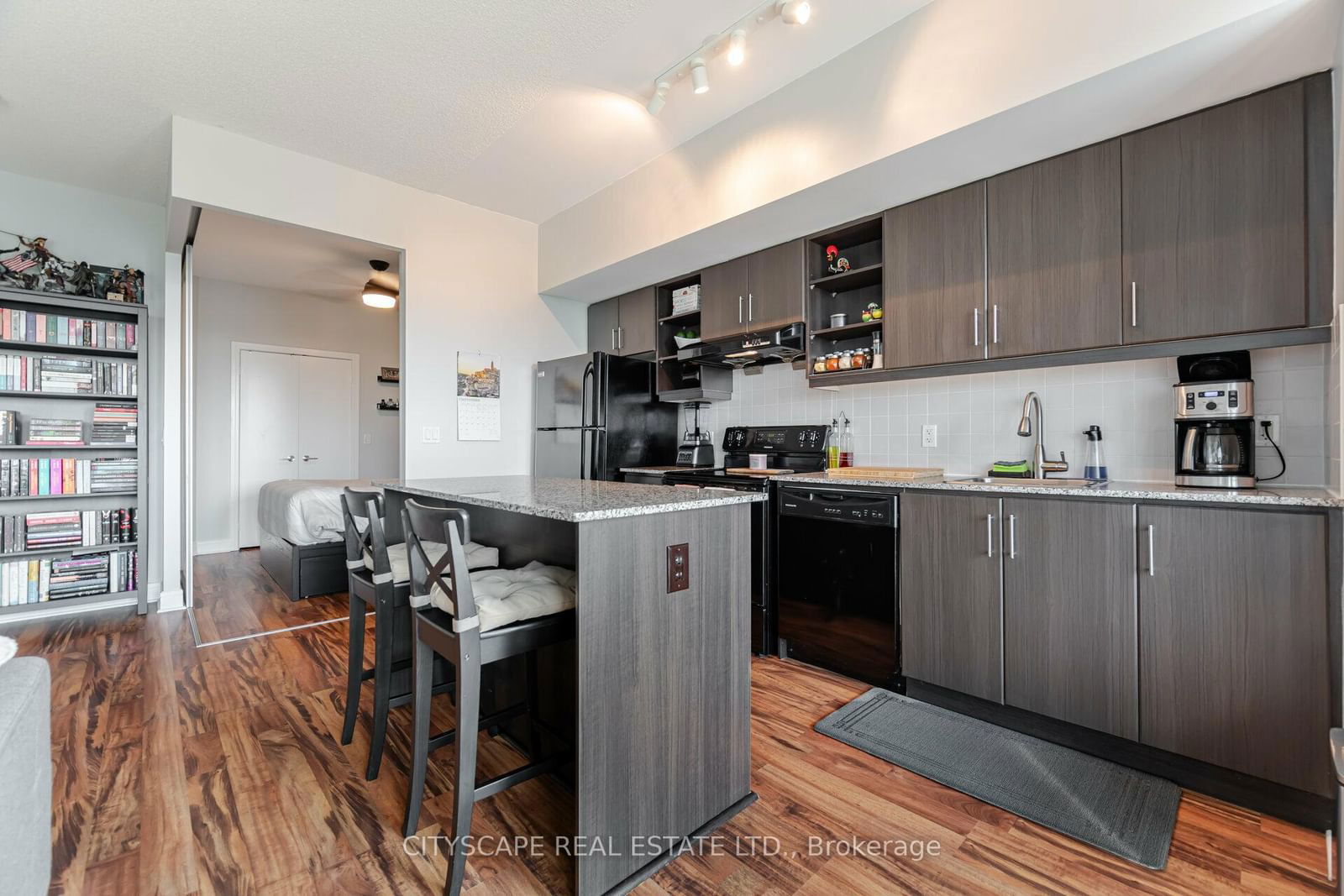 35 Brian Peck Cres W, unit 820 for sale - image #10