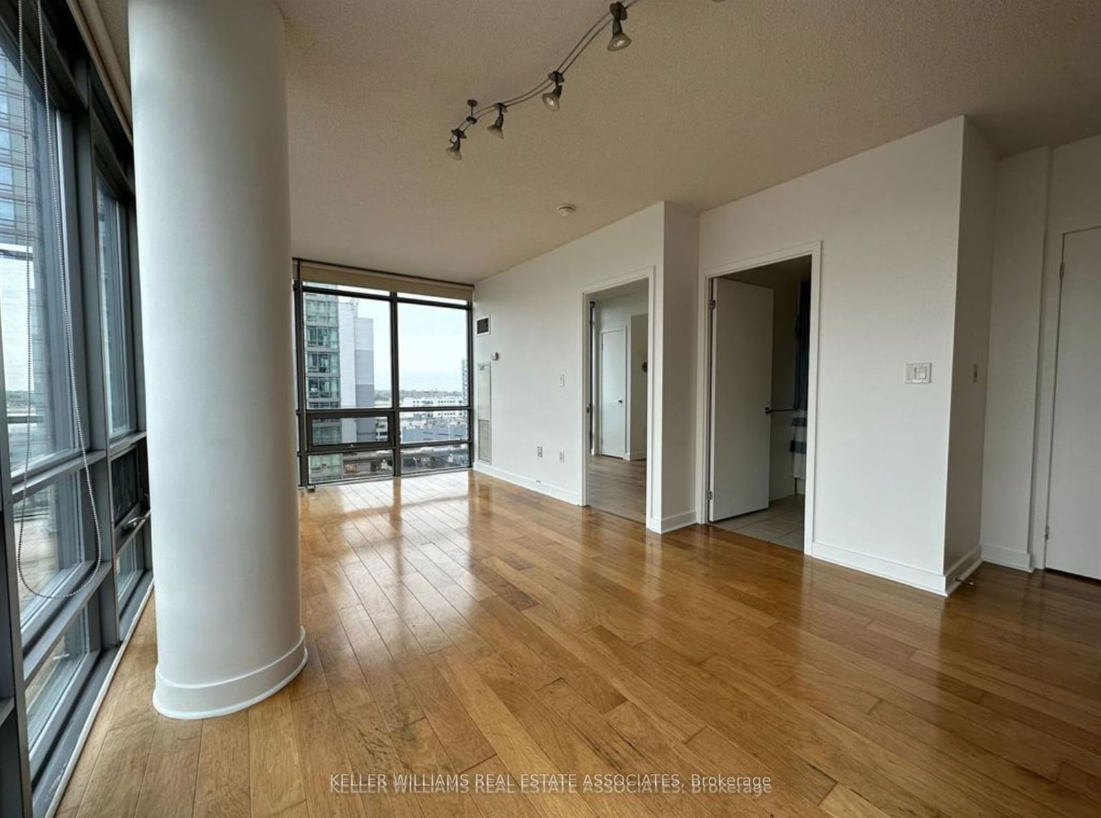 3 Navy Wharf Crt, unit 1009 for rent - image #10