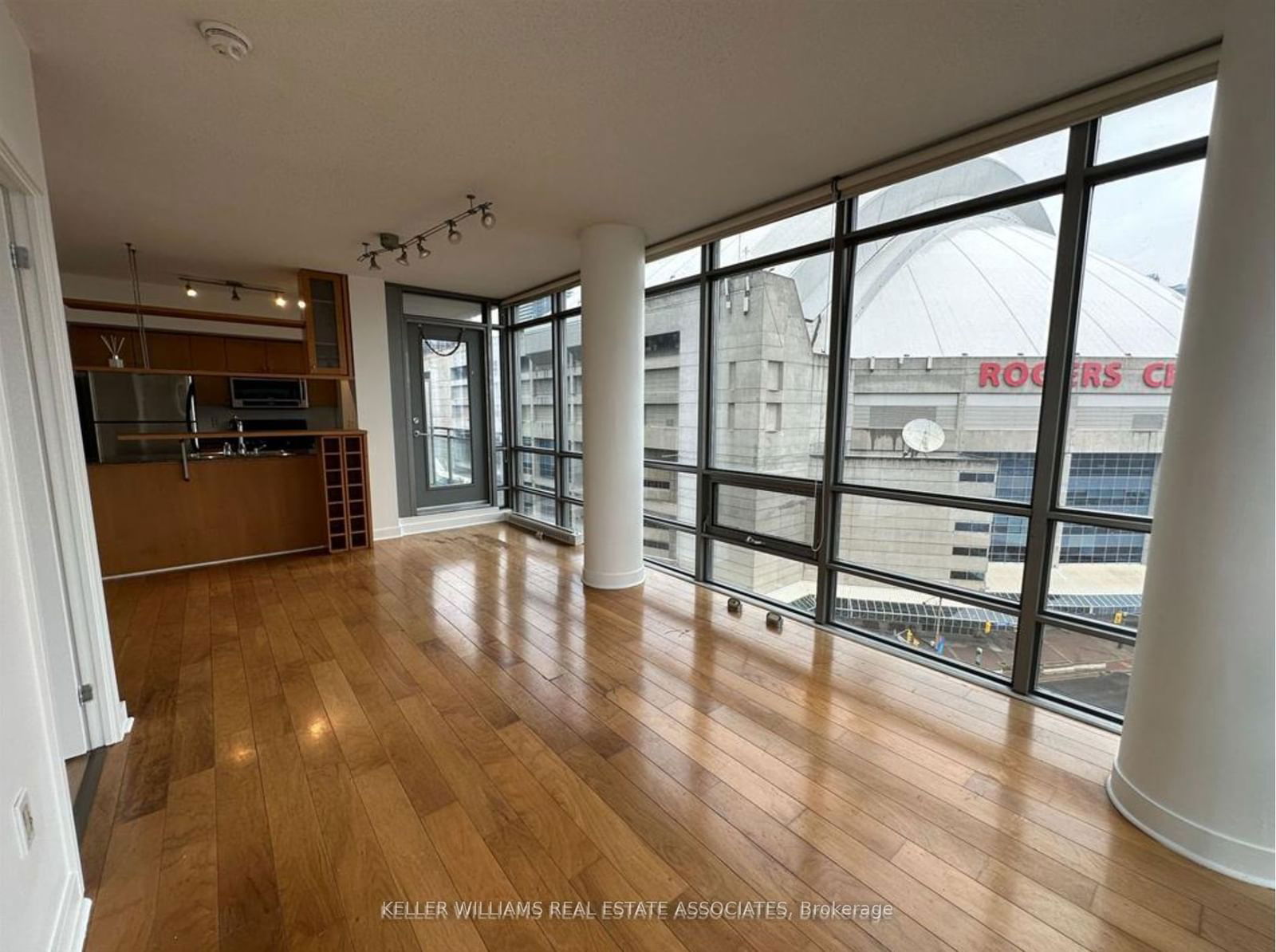 3 Navy Wharf Crt, unit 1009 for rent - image #7