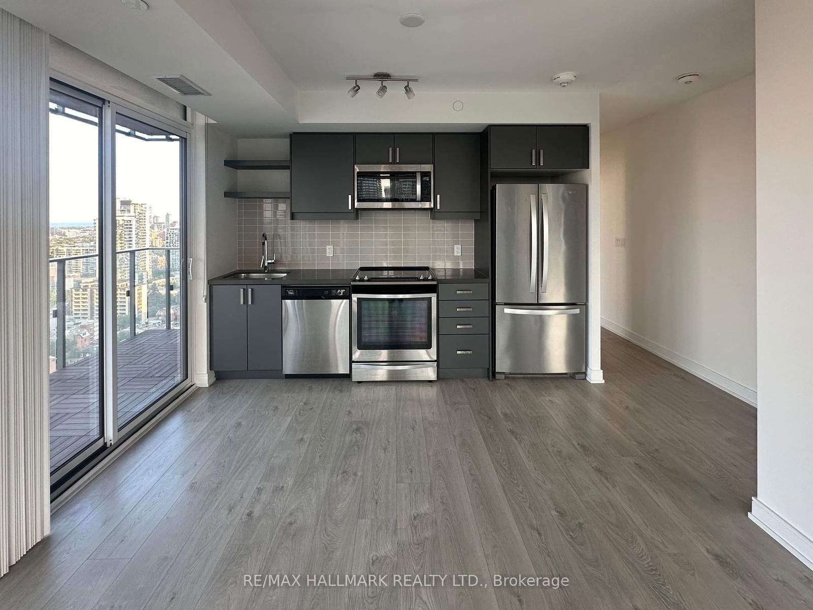 50 Wellesley St E, unit 2904 for rent - image #2