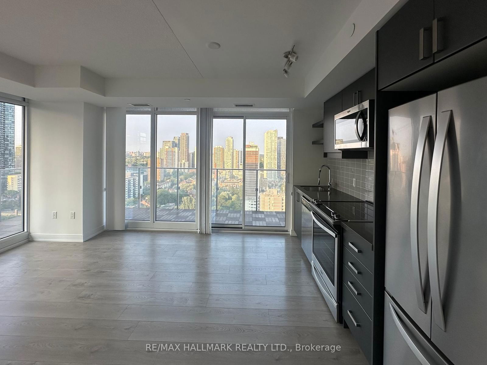 50 Wellesley St E, unit 2904 for rent - image #4