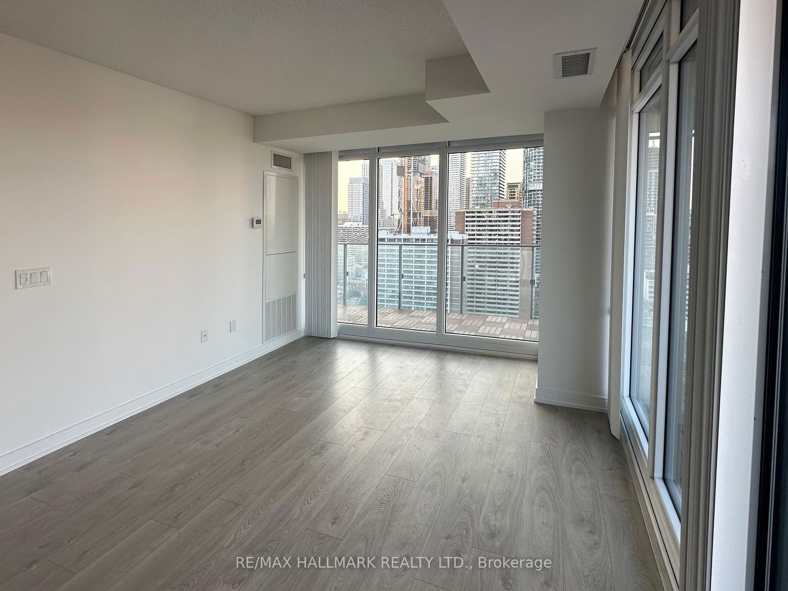 50 Wellesley St E, unit 2904 for rent - image #6