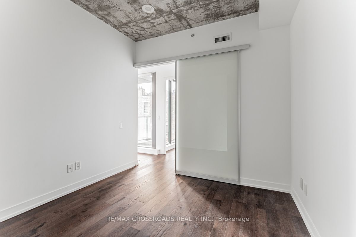 560 King St W, unit 524 for rent - image #17