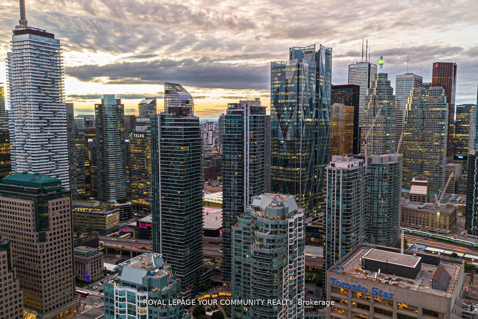 Residences Of The World Trade Centre II, Downtown, Toronto