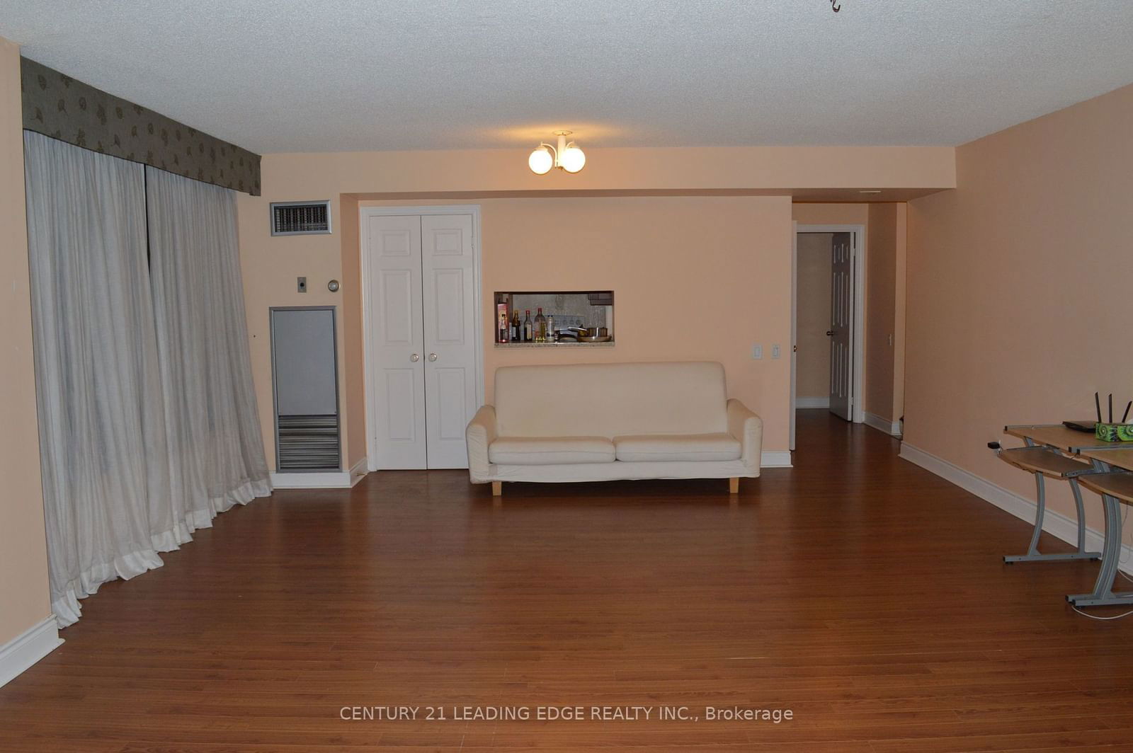 71 Simcoe St, unit 1504 for rent