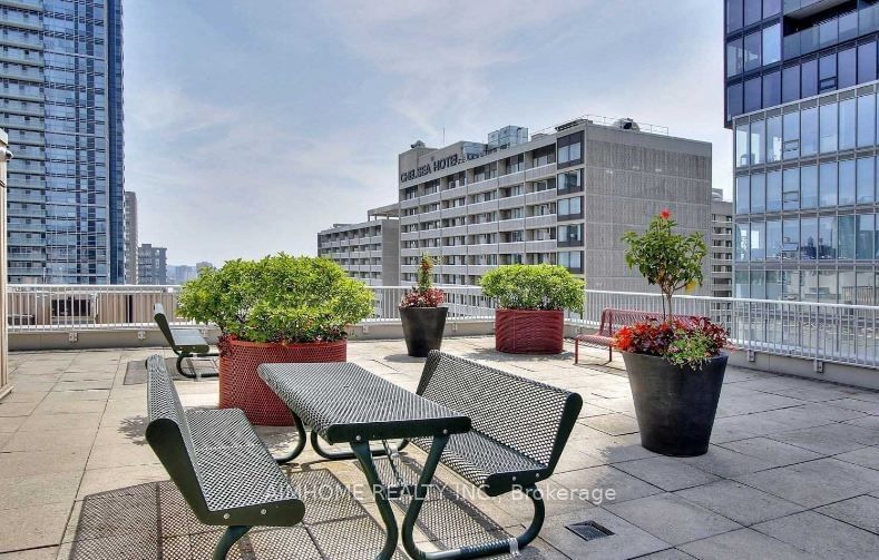 711 Bay St, unit 1516 for rent - image #21