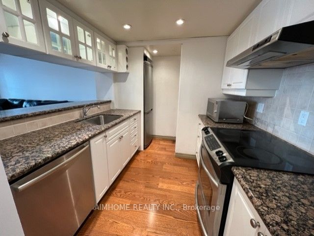 711 Bay St, unit 1516 for rent - image #6