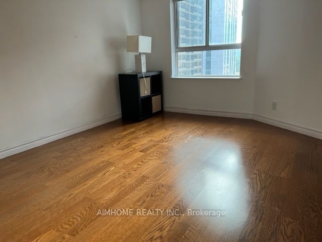 711 Bay St, unit 1516 for rent - image #8