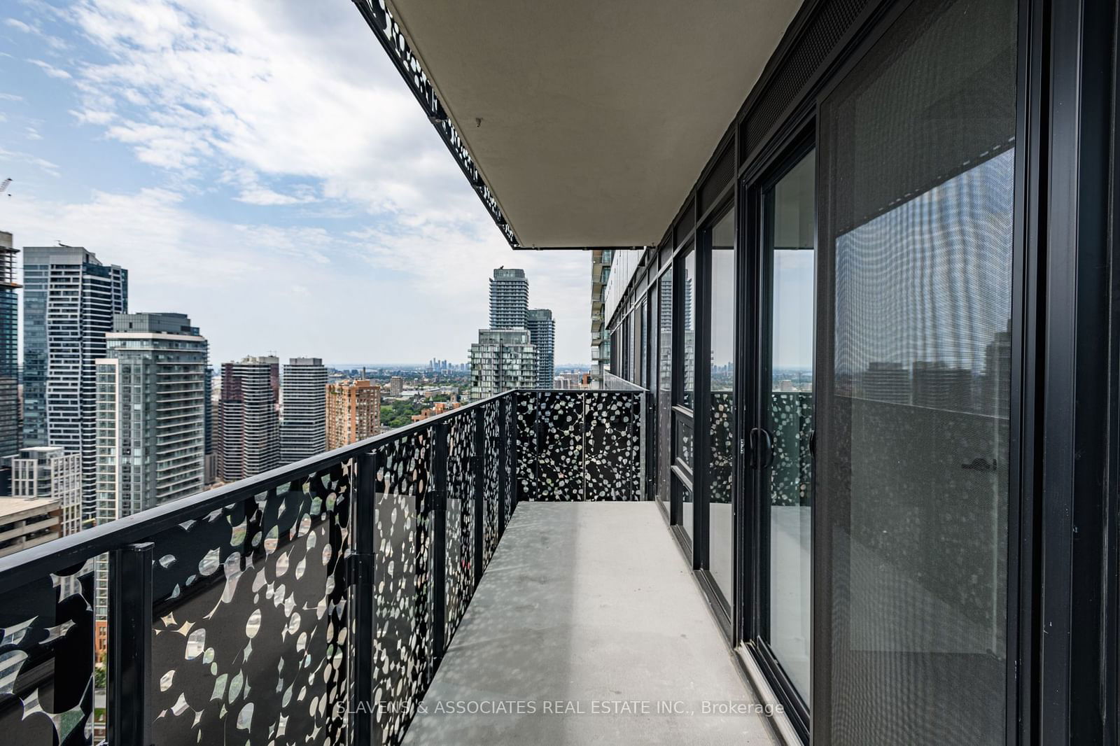 55 Charles St E, unit 3204 for rent - image #32