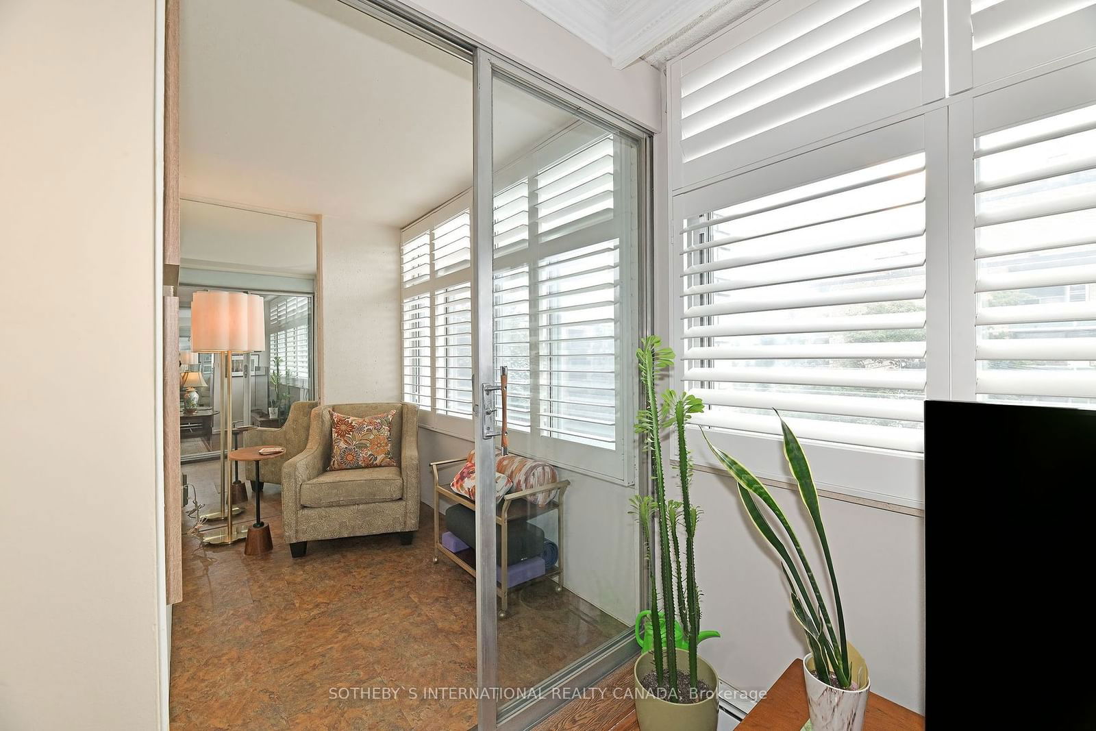 335 Lonsdale Rd, unit 406 for sale - image #5