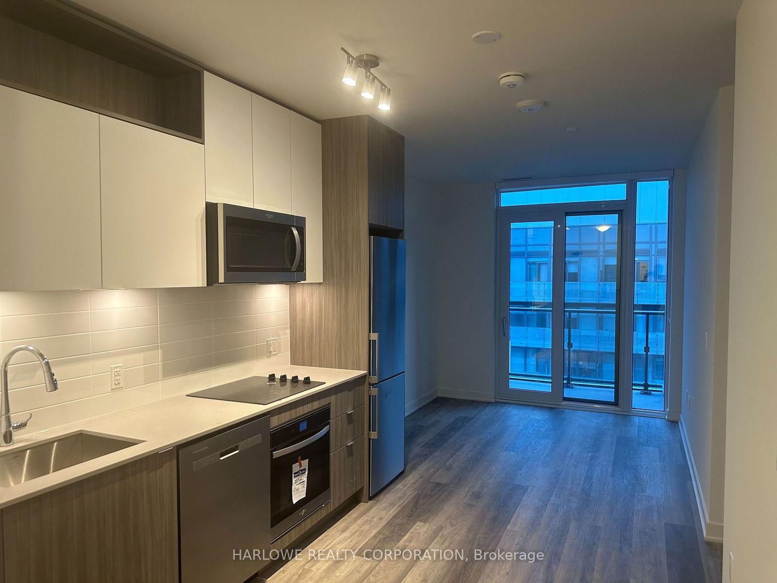 70 Princess St, unit PH3013 for rent - image #2