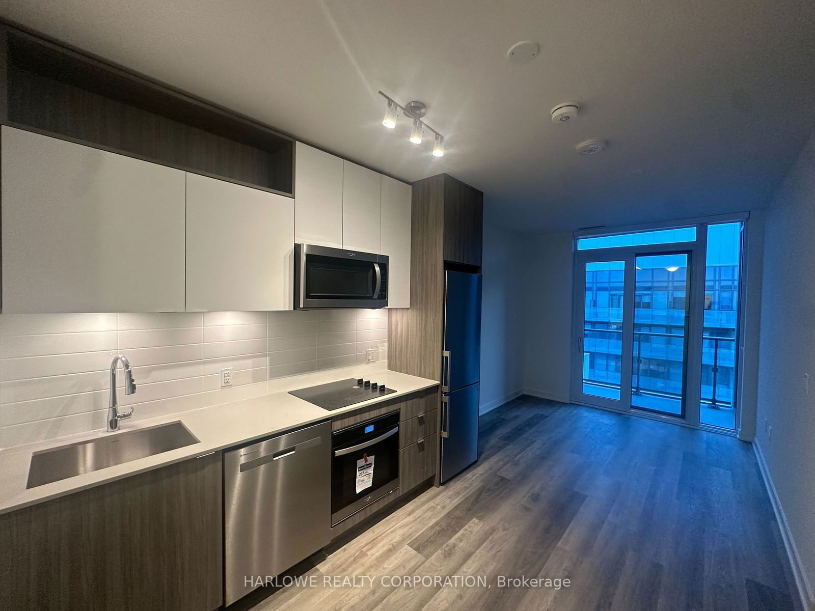 70 Princess St, unit PH3013 for rent - image #3