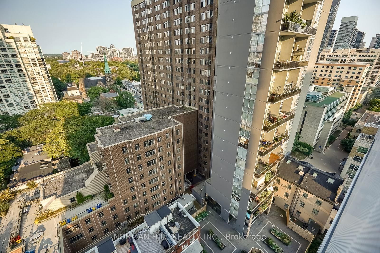 89 McGill St, unit 1306 for sale