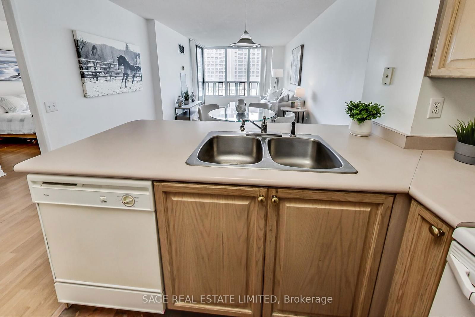 750 Bay St, unit 1005 for sale