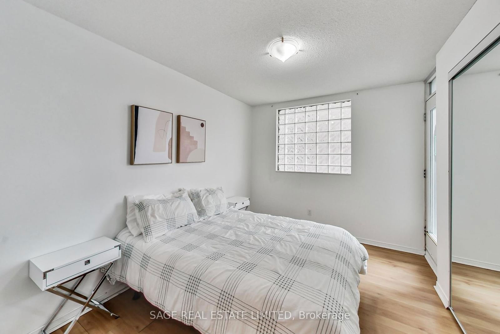 750 Bay St, unit 1005 for sale