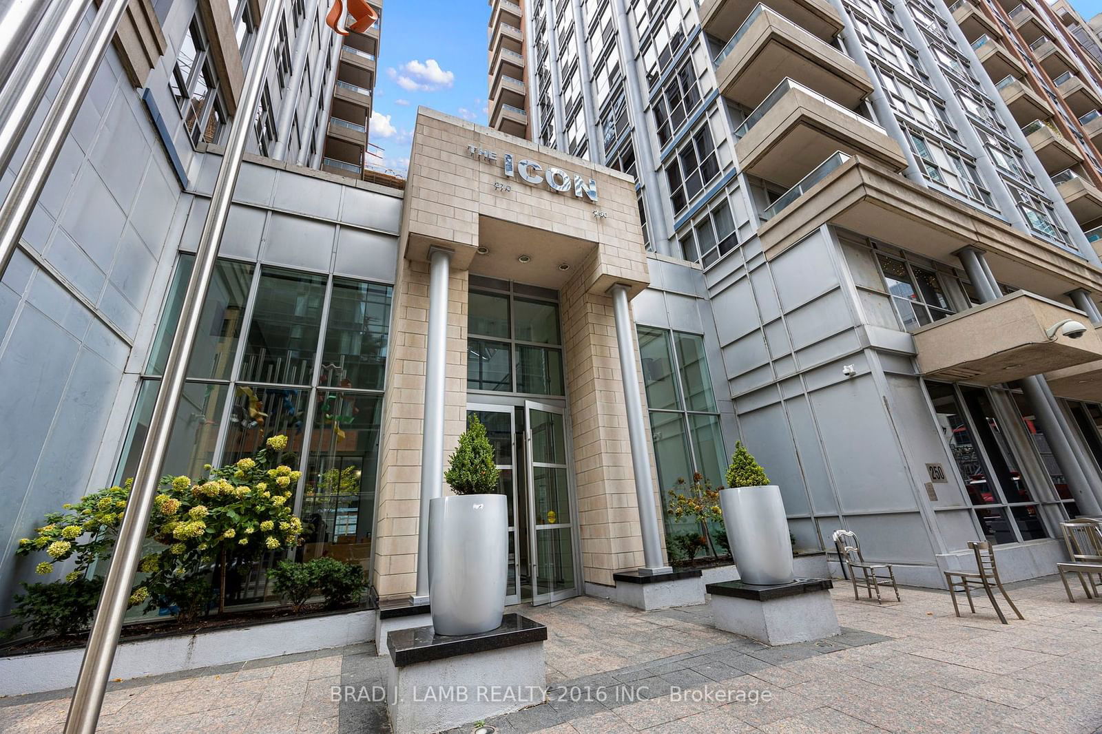 270 Wellington St W, unit 305 for rent - image #21