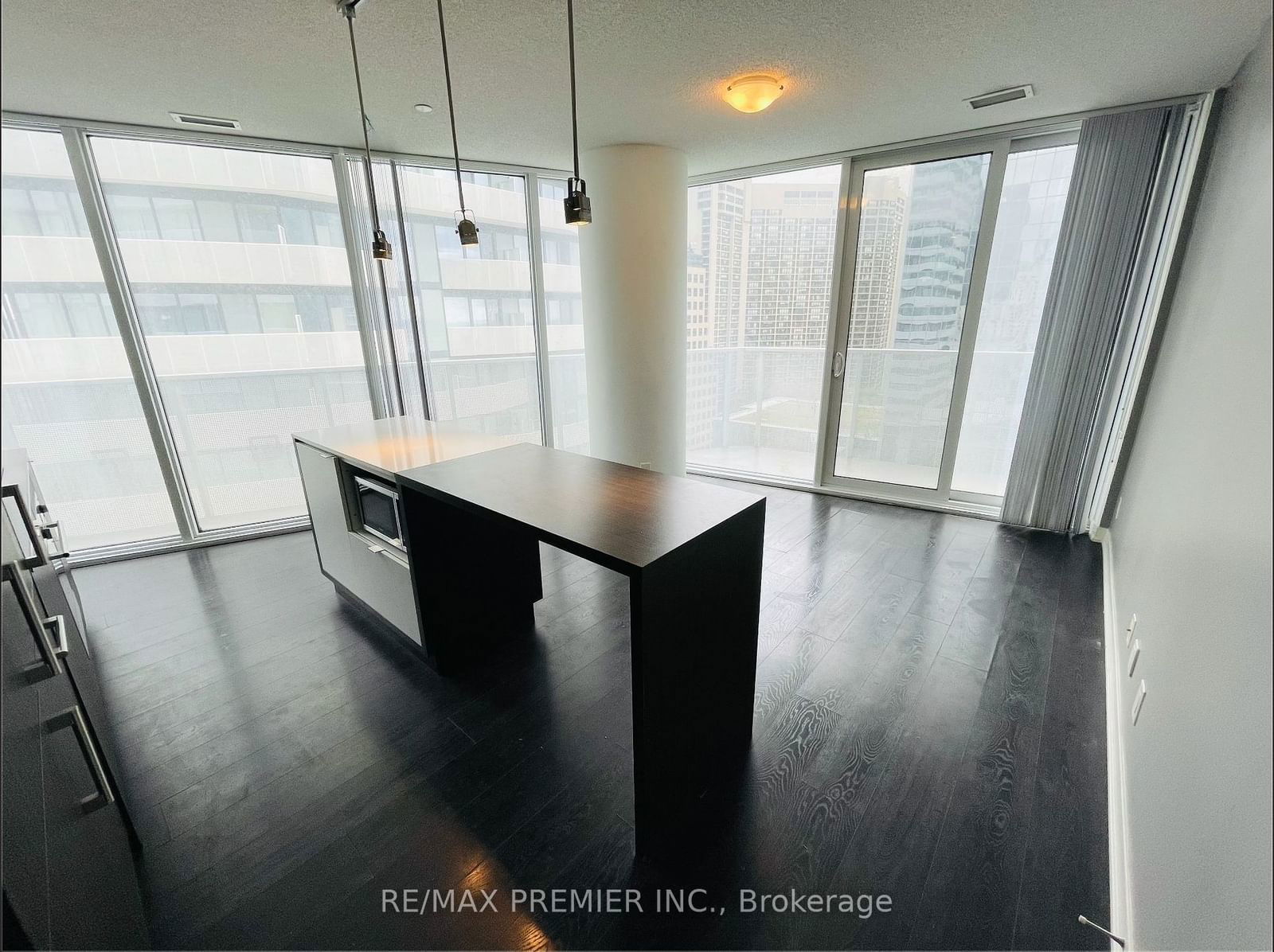 100 Harbour St, unit 1707 for rent - image #2