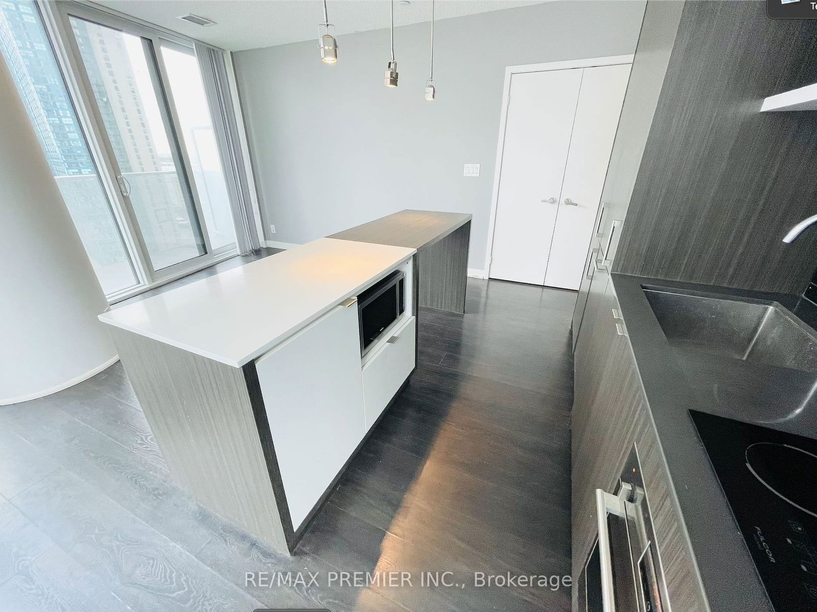 100 Harbour St, unit 1707 for rent - image #5