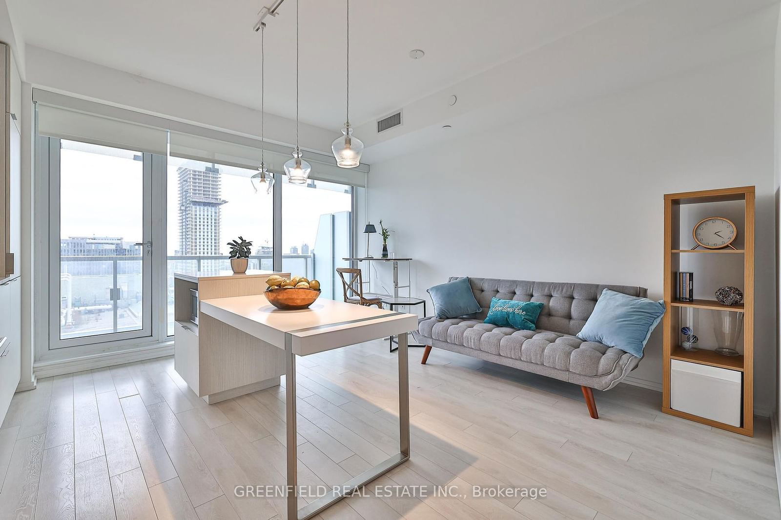 197 Yonge St E, unit 2304 for sale - image #2