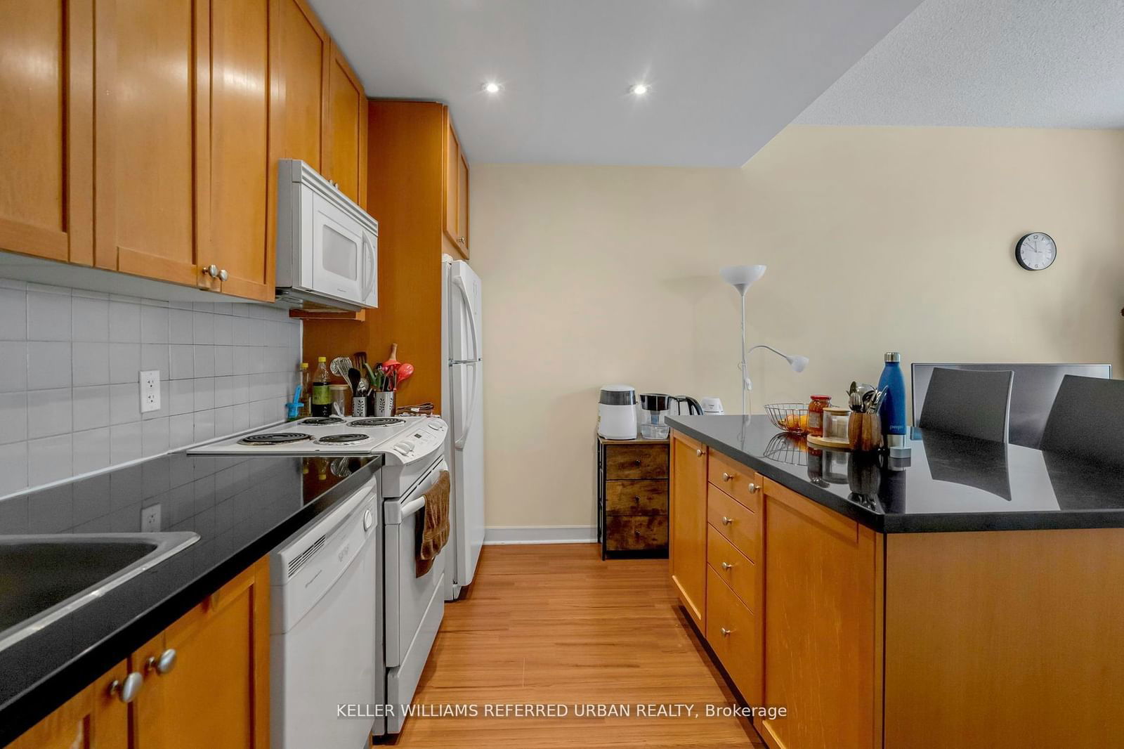 85 Bloor St E, unit 1209 for sale - image #11