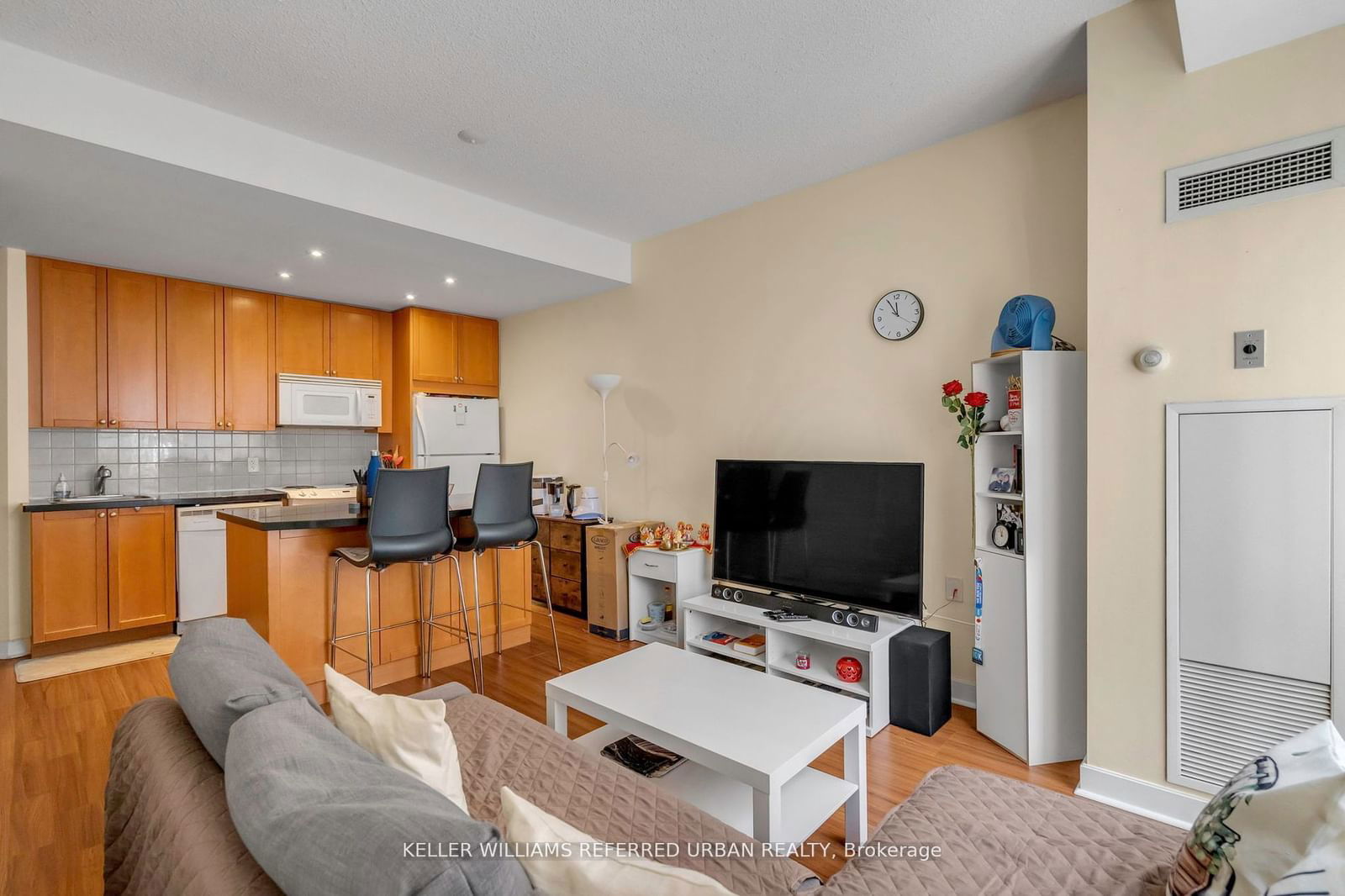 85 Bloor St E, unit 1209 for sale