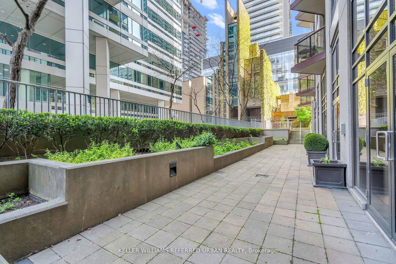 85 Bloor St E, unit 1209 for sale - image #36