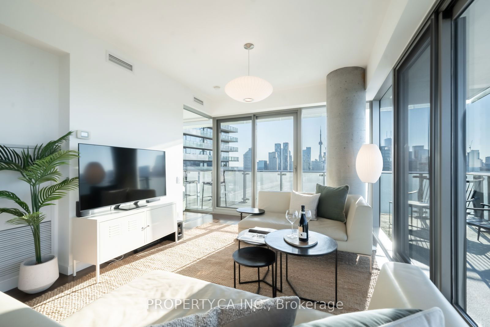 390 Cherry St, unit 2702 for sale - image #2