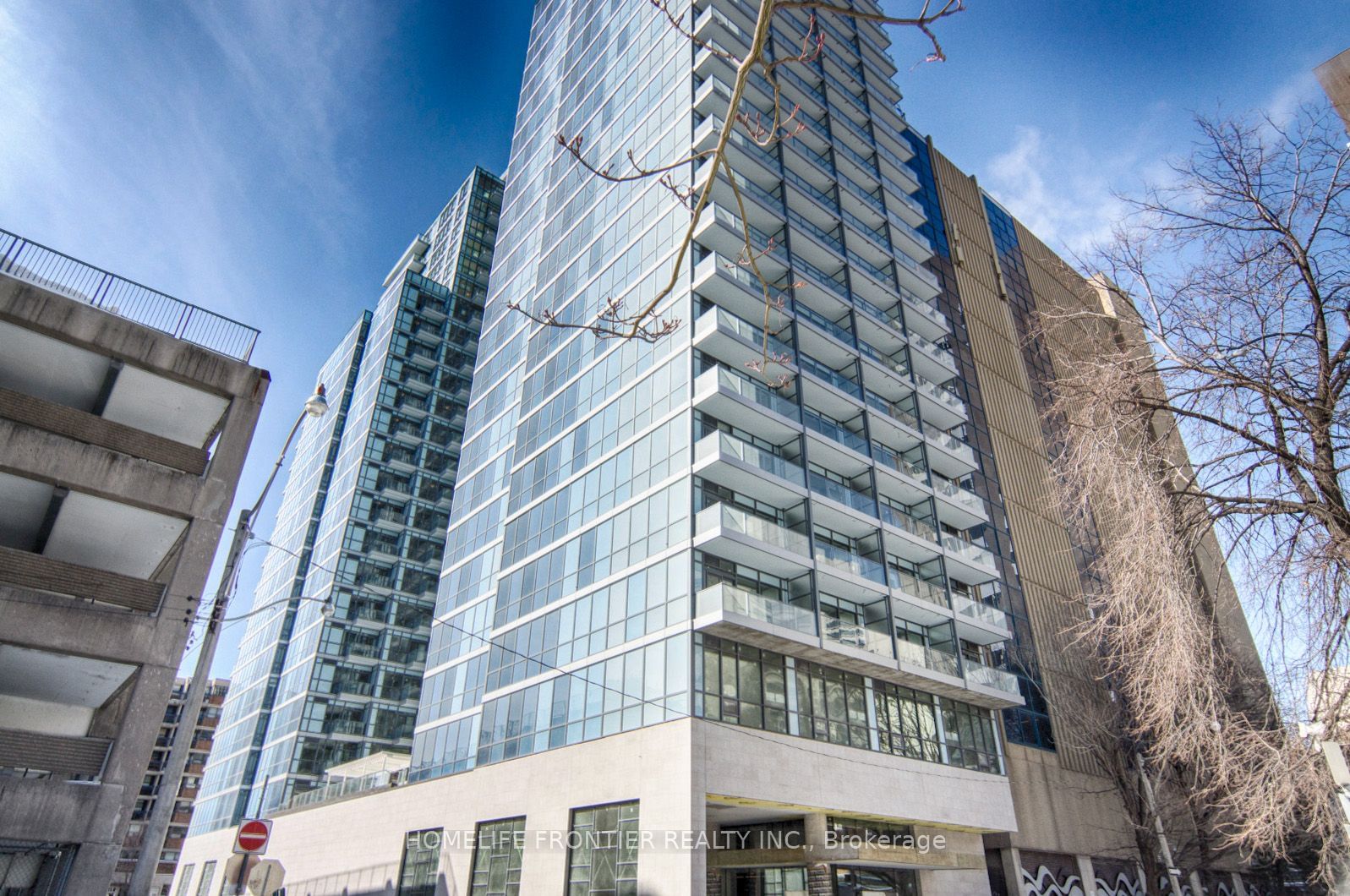 210 Simcoe St, unit 2005 for rent - image #1