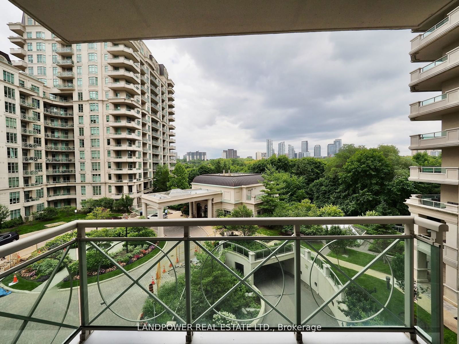 10 Bloorview Pl, unit 516 for sale