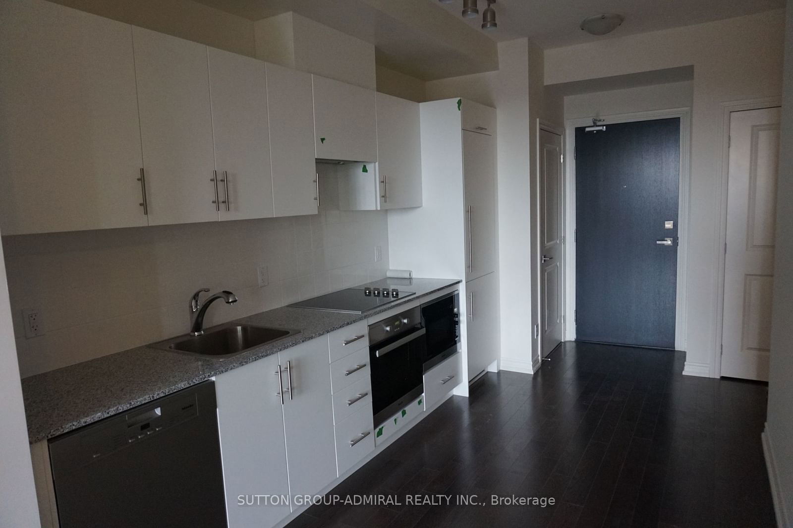 23 Glebe Rd W, unit 502 for rent - image #1