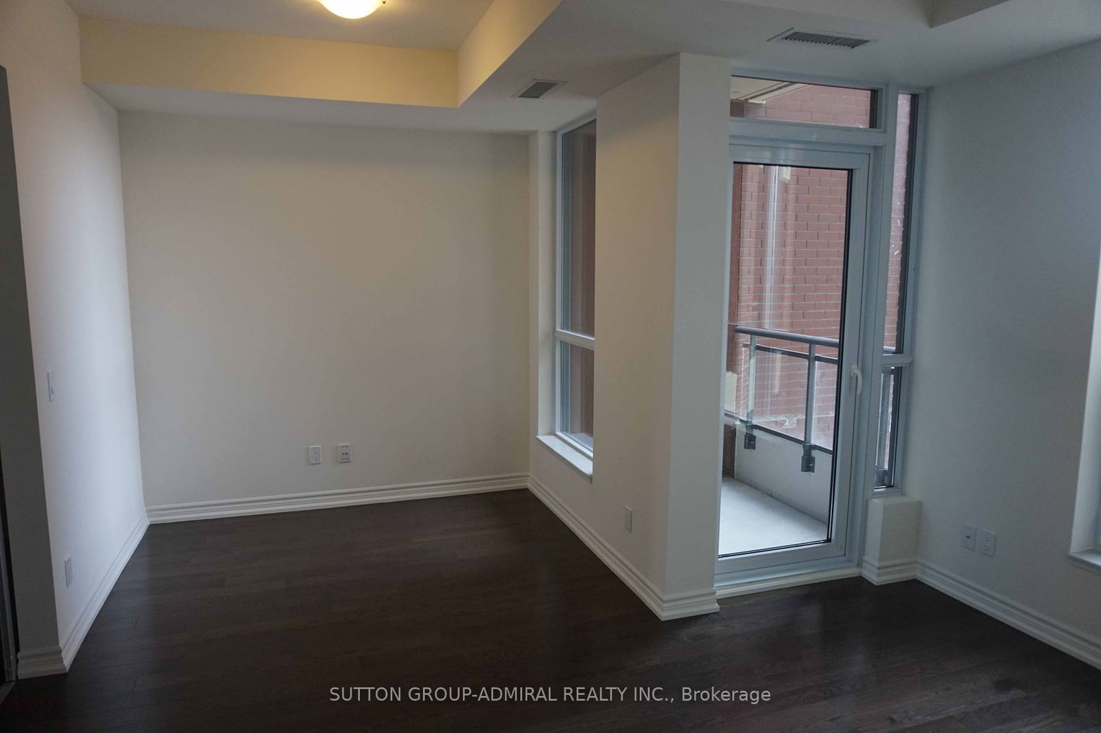 23 Glebe Rd W, unit 502 for rent - image #3