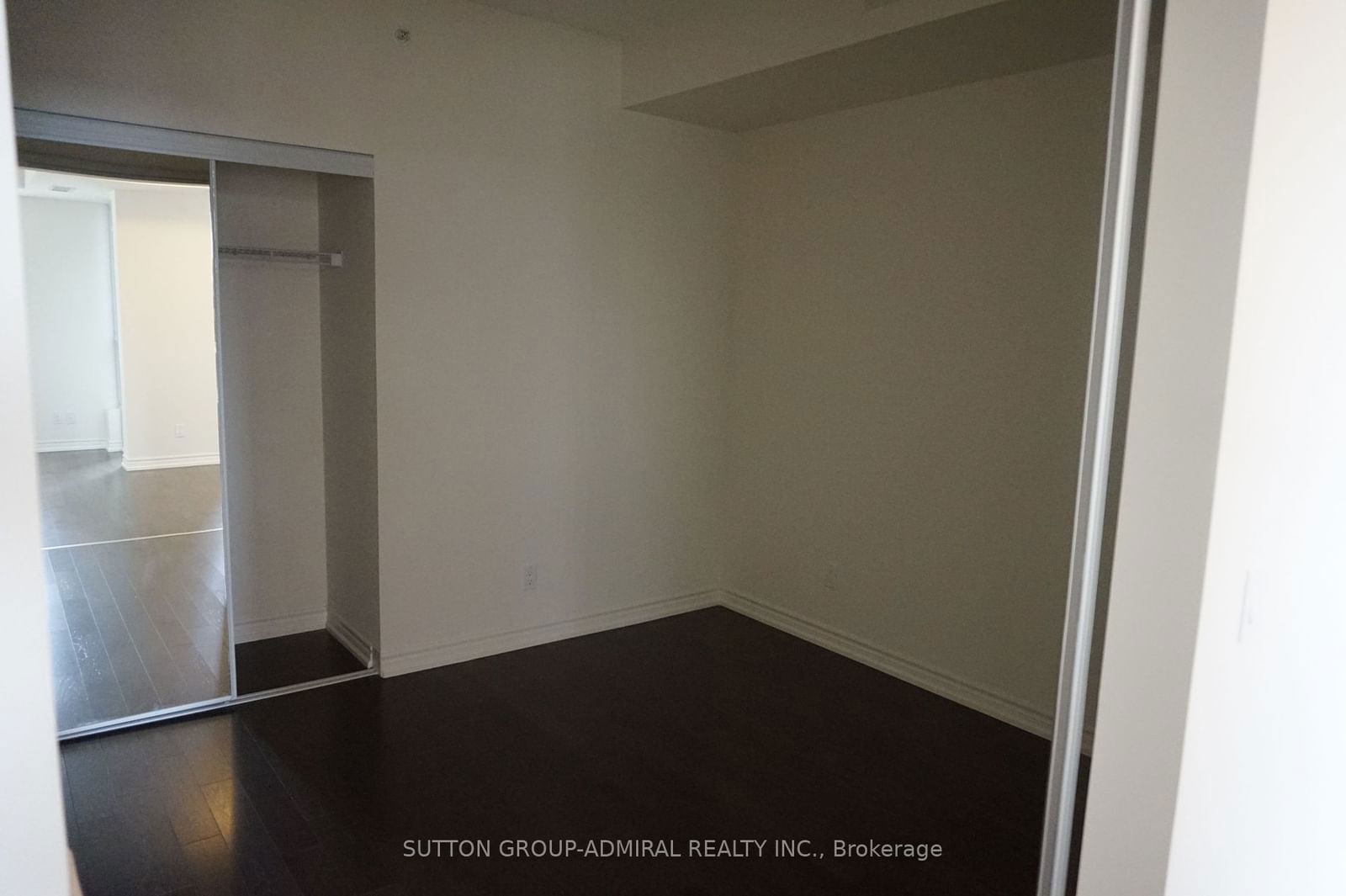 23 Glebe Rd W, unit 502 for rent - image #4