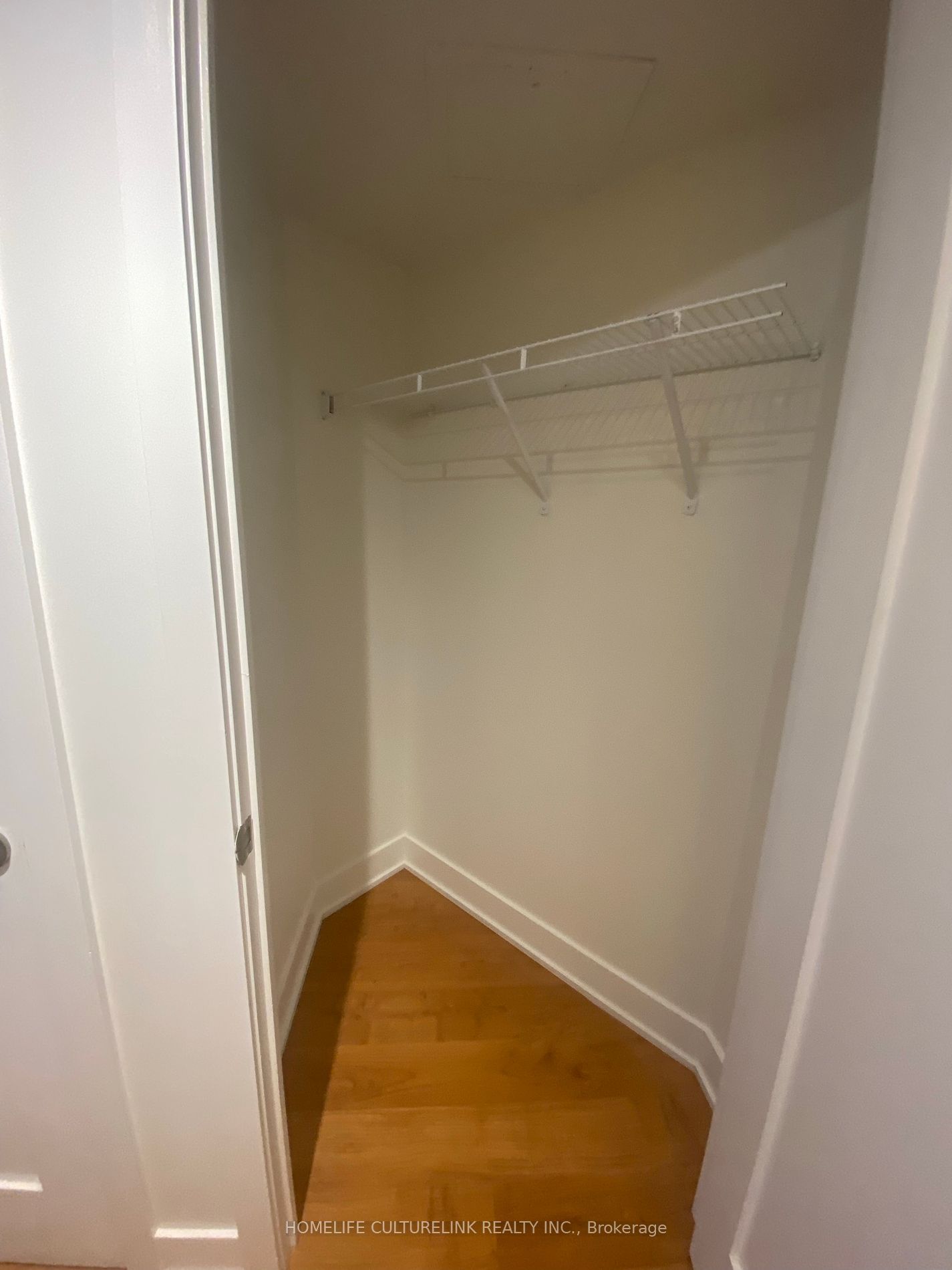 20 Blue Jays Way, unit 1813 for rent - image #6