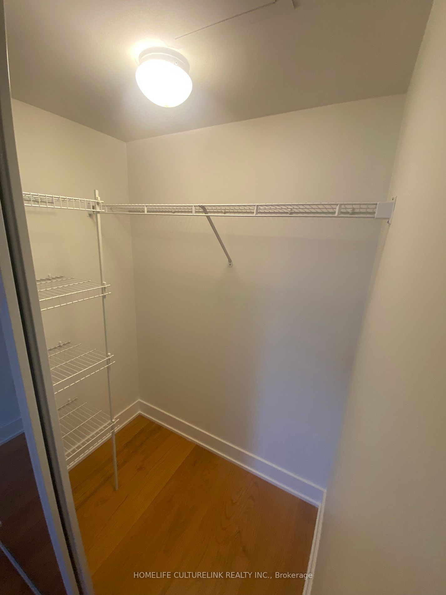 20 Blue Jays Way, unit 1813 for rent - image #7