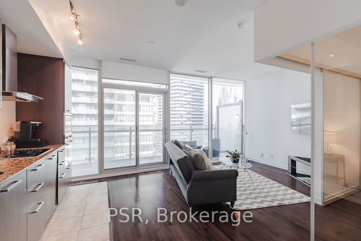 14 York St, unit 1812 for sale