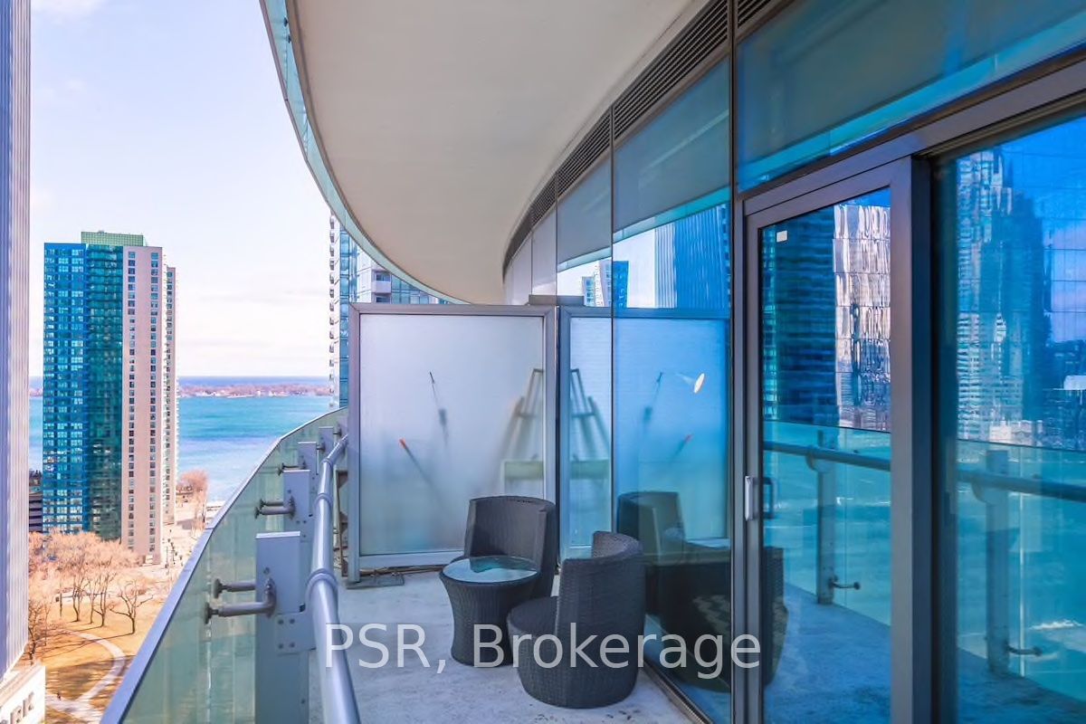 14 York St, unit 1812 for sale - image #6