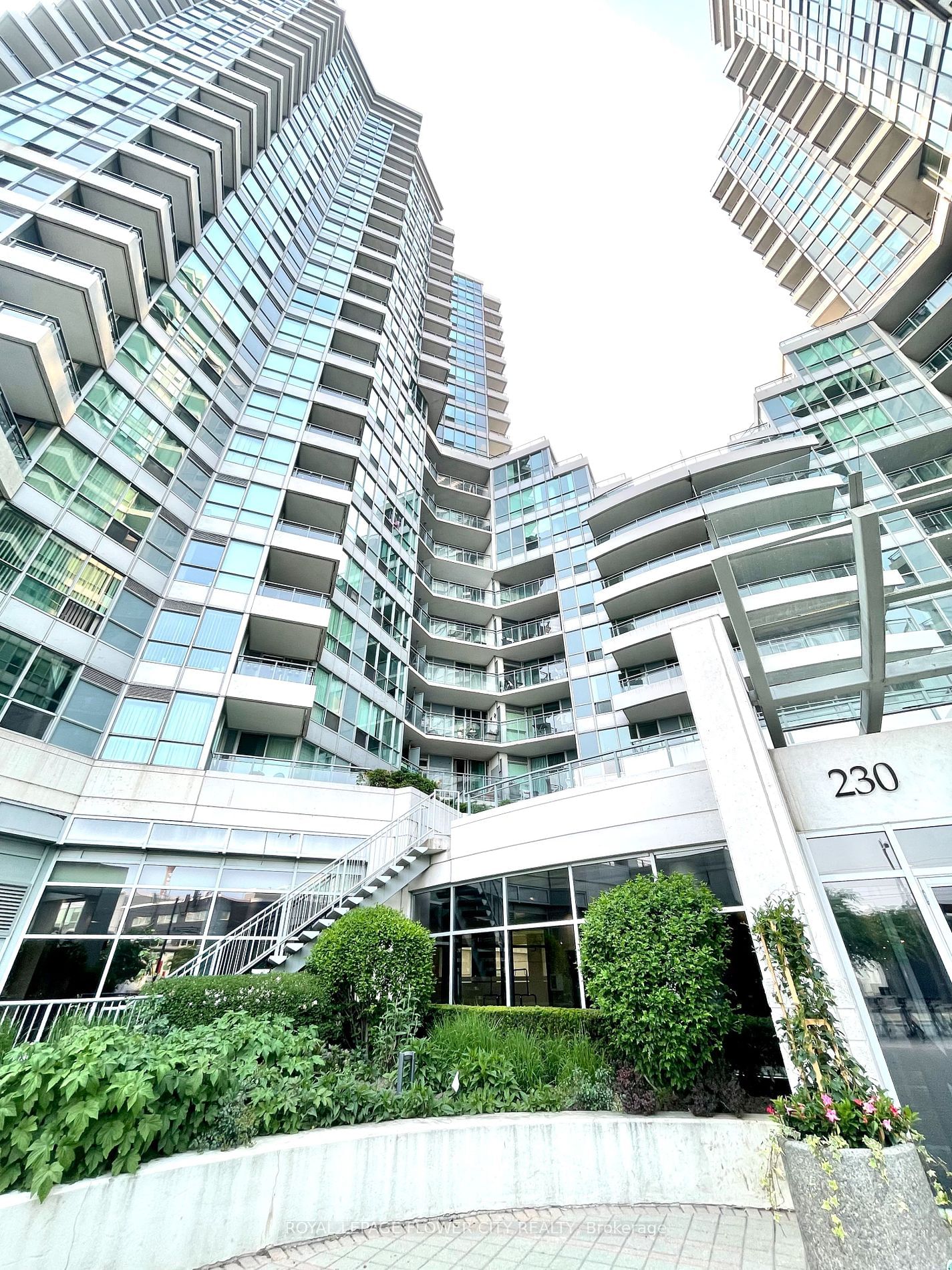 228 Queens Quay, unit 801 for rent - image #2