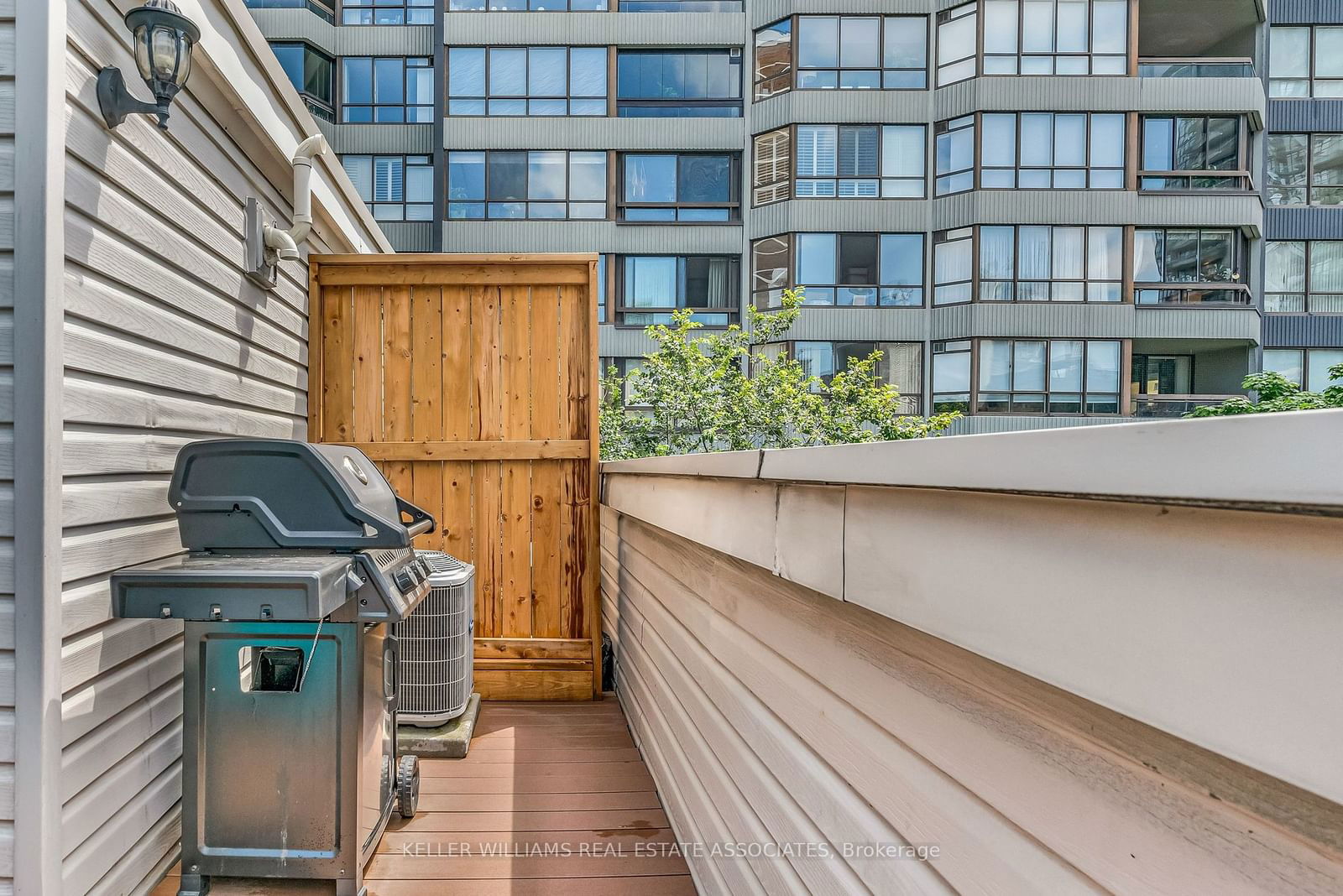 415 Jarvis St, unit 346 for sale - image #37