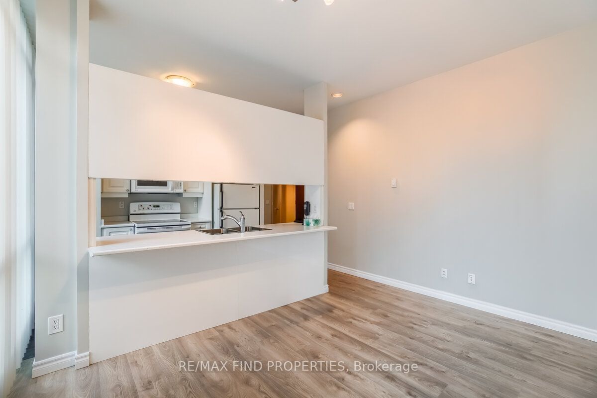 7 King St E, unit 713 for rent - image #7