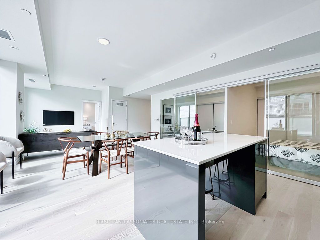 840 St Clair Ave W, unit 711 for sale - image #4