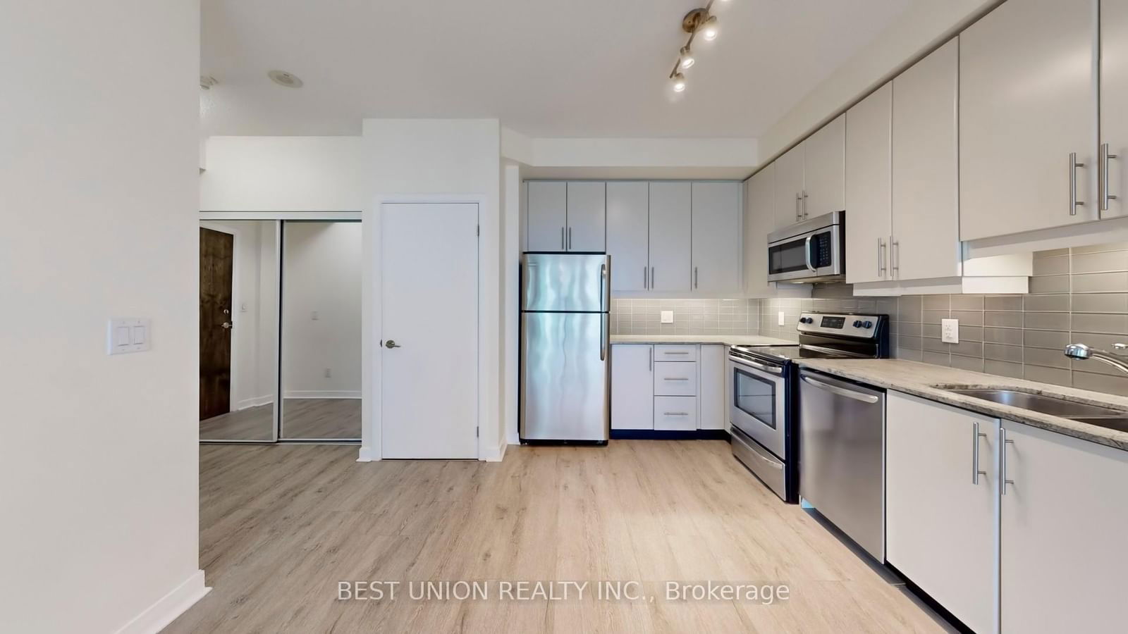 33 Bay St, unit 2407 for sale - image #25