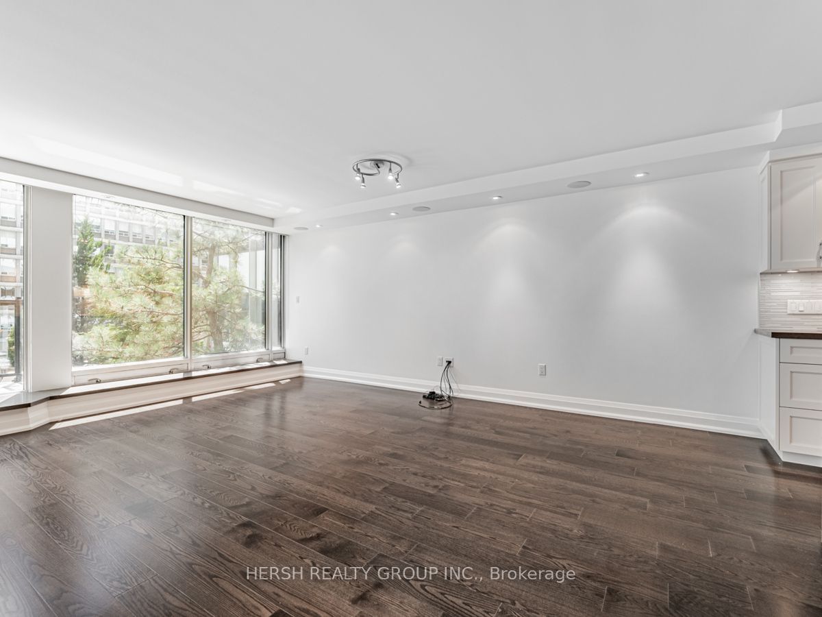 110 Bloor St W, unit 405 for rent - image #13