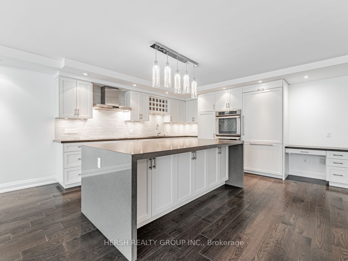 110 Bloor St W, unit 405 for rent - image #5