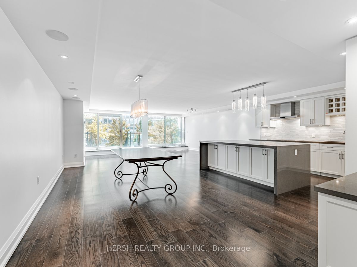 110 Bloor St W, unit 405 for rent