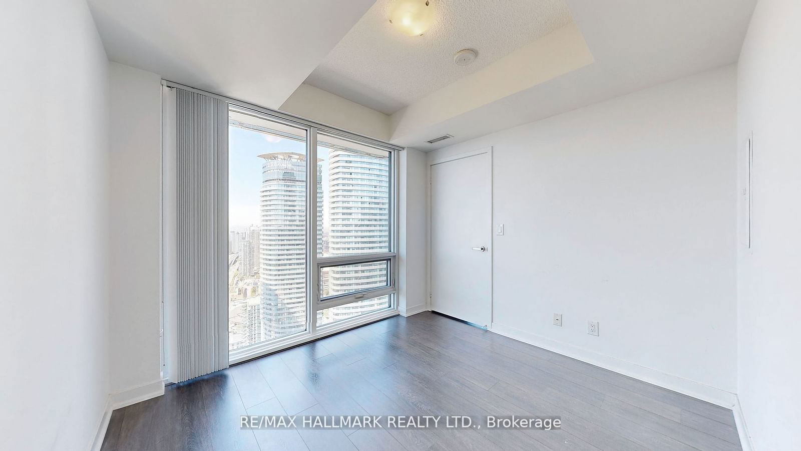 100 Harbour St W, unit 5301 for sale