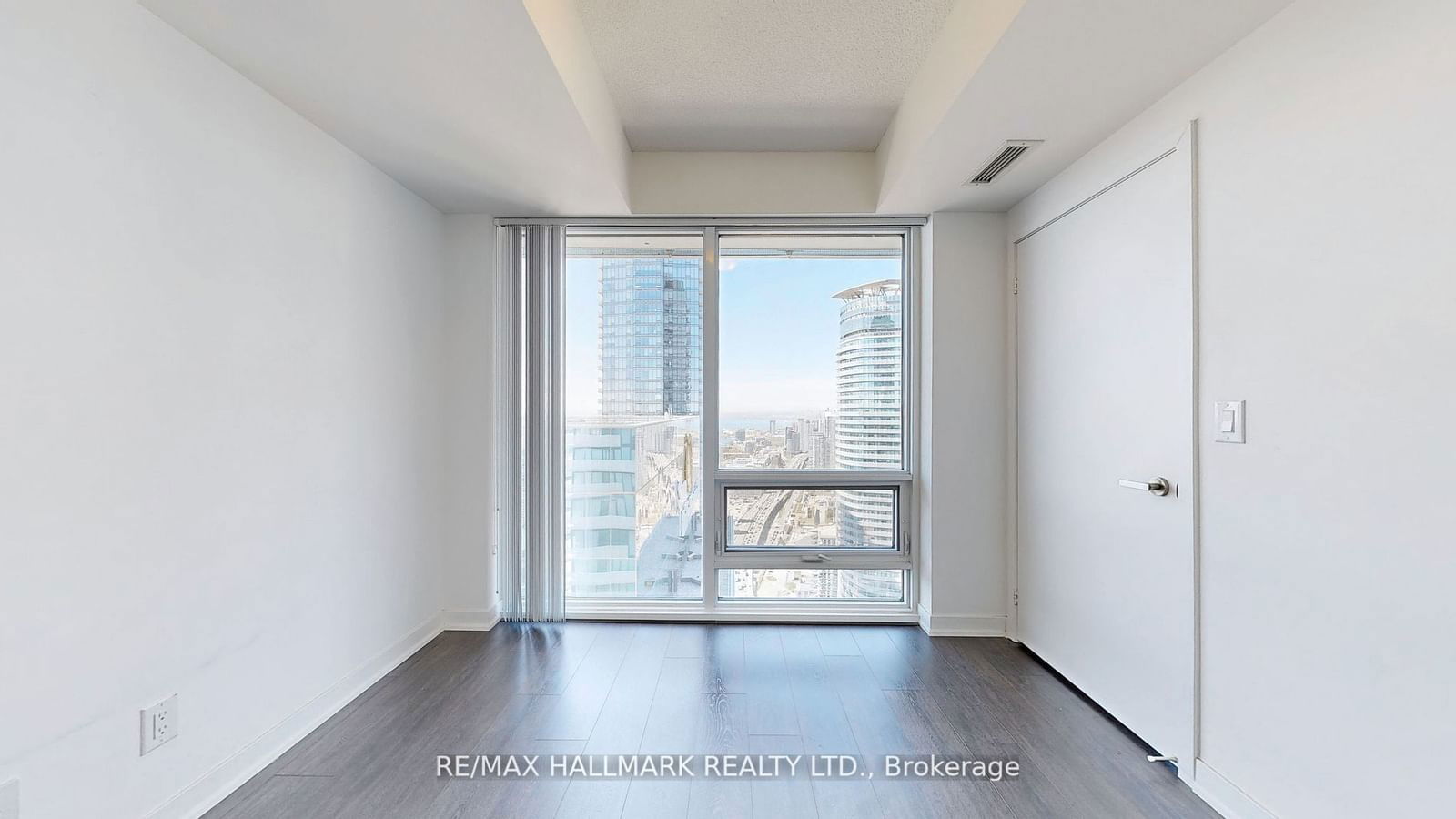 100 Harbour St W, unit 5301 for sale